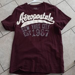 Maroon t shirt